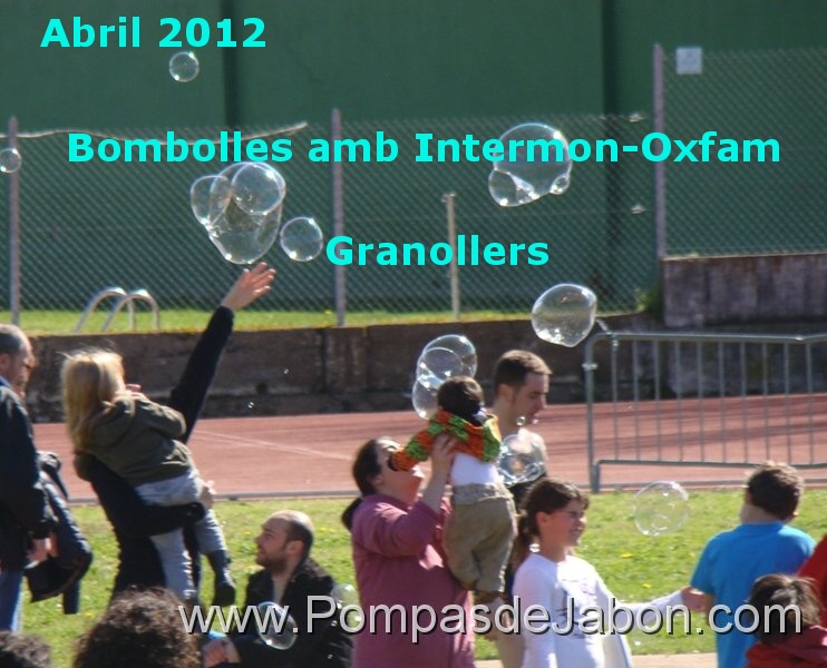 Cursa solidaria amb bombolles de sabo Intermon-Oxfam